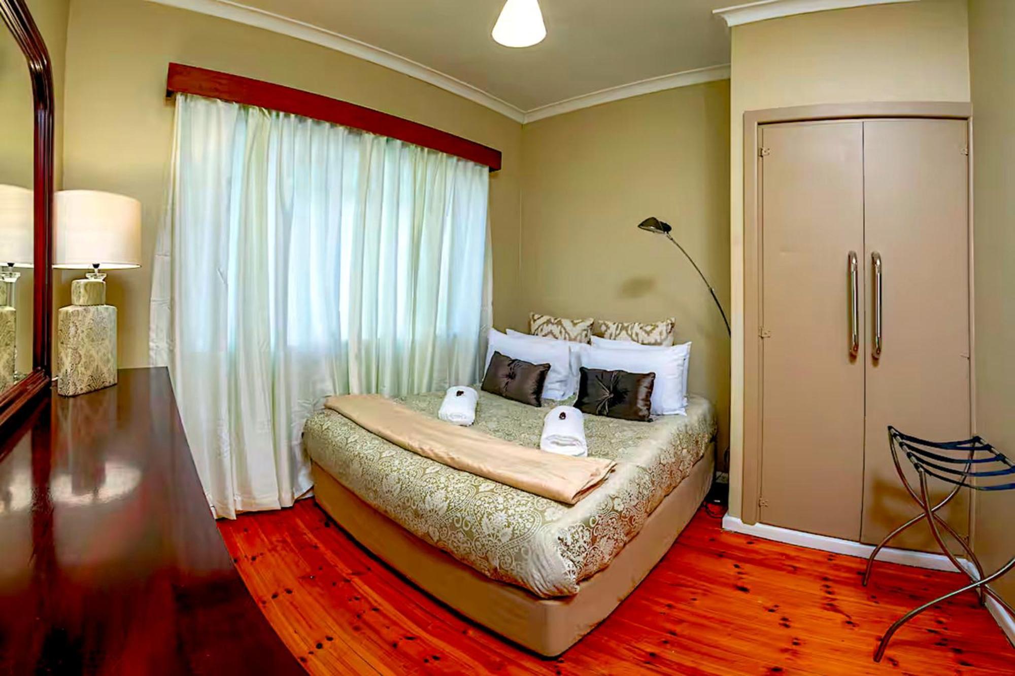 Munro Suites Port Elizabeth Exteriör bild