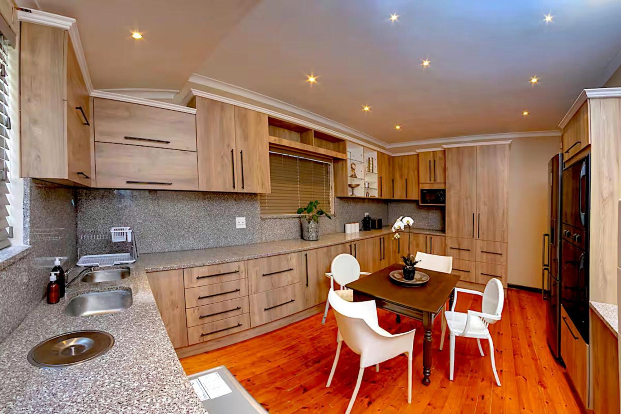 Munro Suites Port Elizabeth Exteriör bild